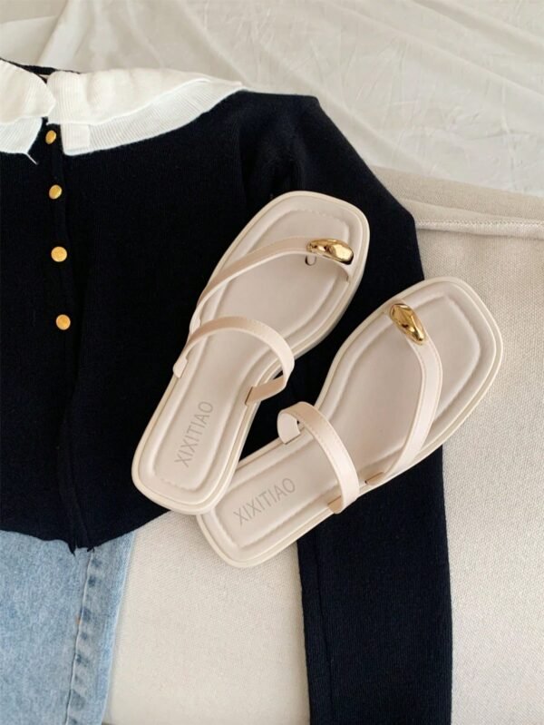 Tongs Plates à Bout Carré